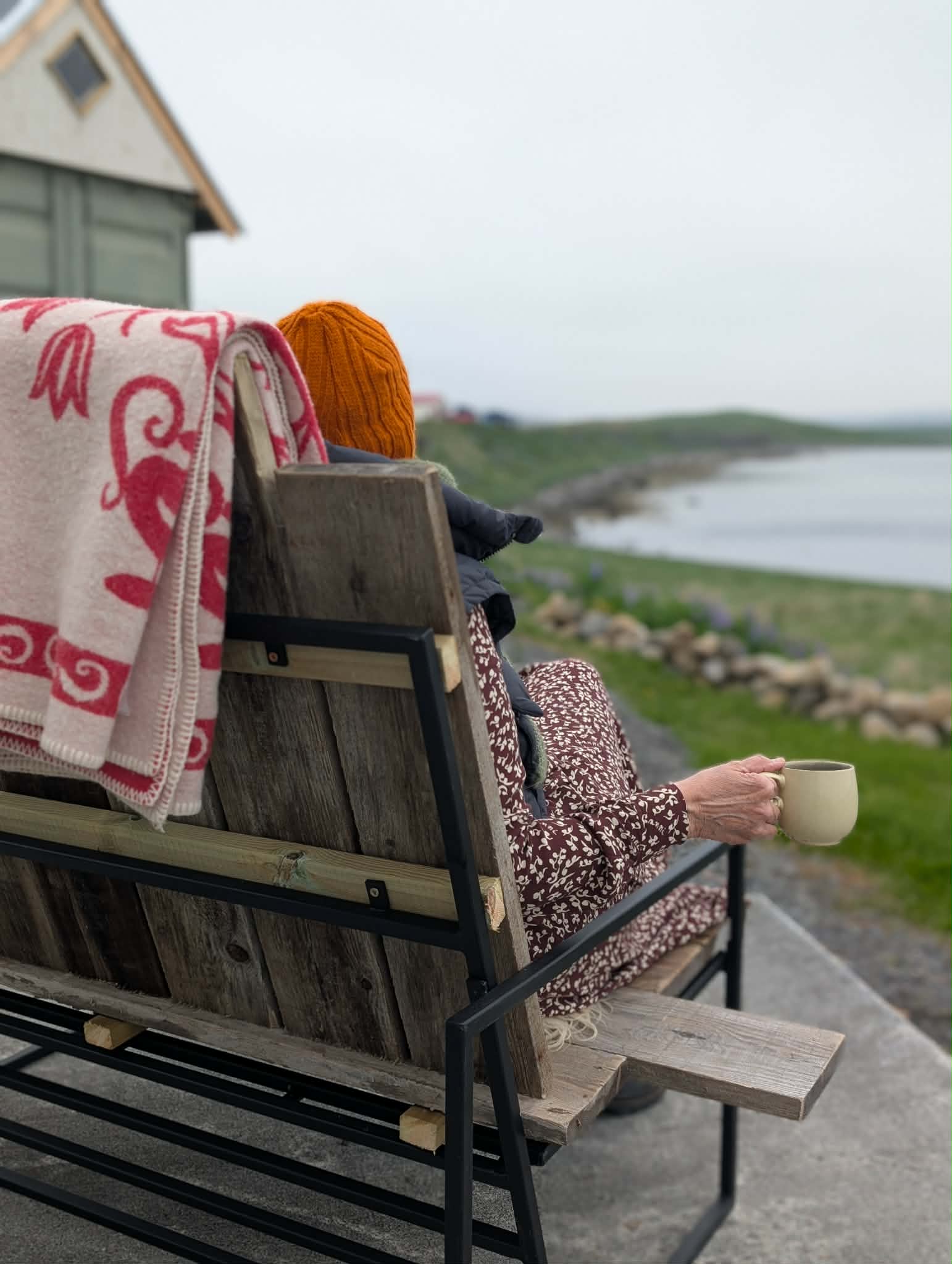 Slakað á við ströndina