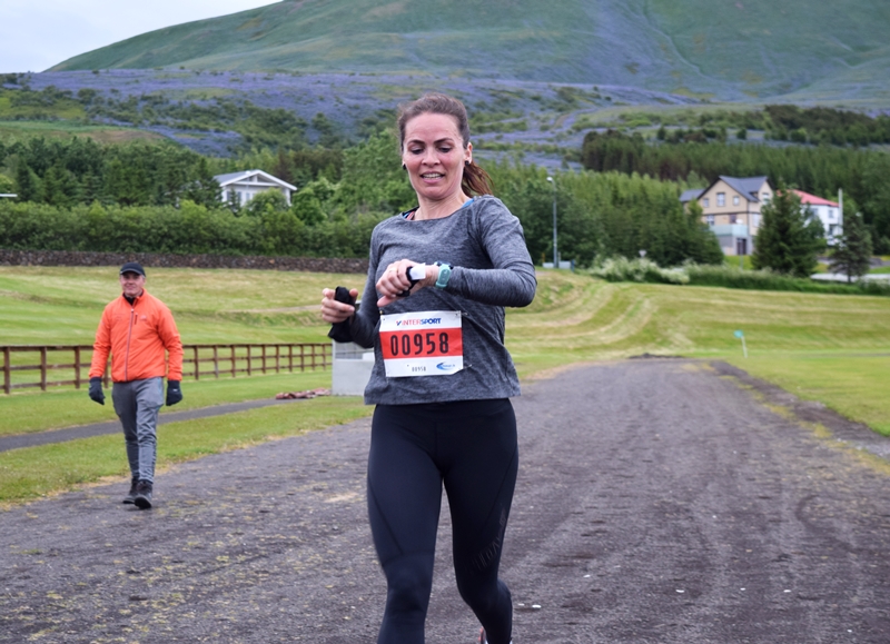 Sonja Sif Jóhannsdóttir kom fyrst í mark kvenna í vegalengdinni  8,5 km. Mynd/epe