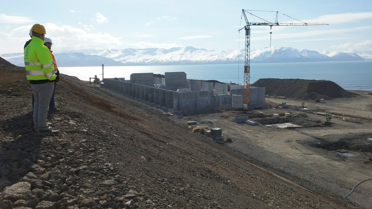 Séð yfir iðnaðarsvæðið á Bakka, en línunum umdeildu er ætlað að flytja rafmagn á svæðið fyrir kísilv…