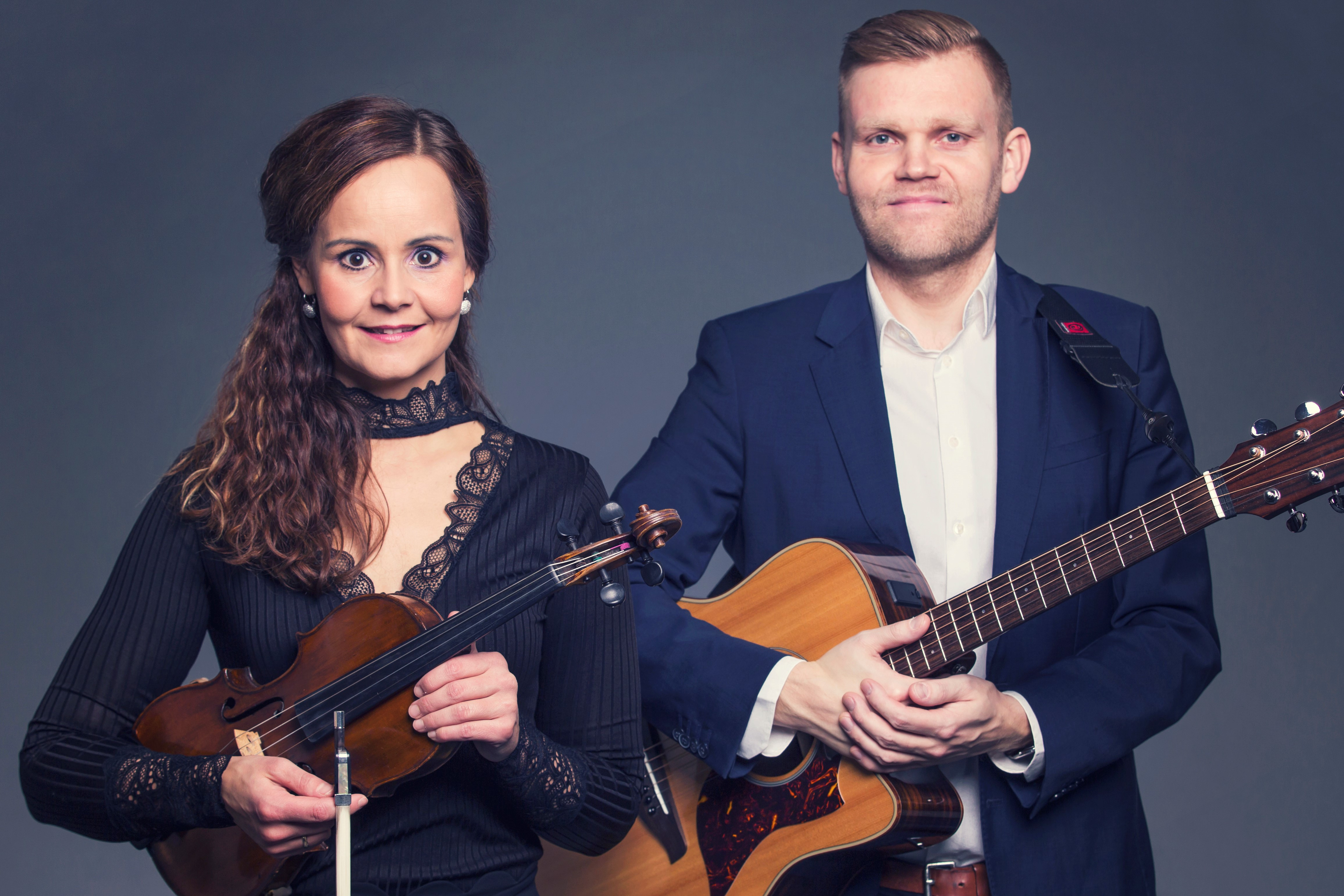 Hjalti og Lára segja bless í bili: Flytja til Wales | Vikublaðið