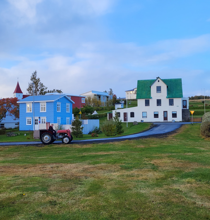 Helstu verkefni Ferðamálafélags Hríseyjar eru rekstur upplýsingamiðstöðvar í húsi Hákarla Jörundar, …