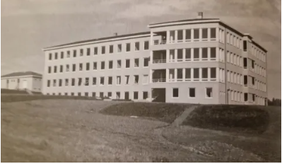 Í dag eru 70 ár frá því að fyrstu sjúklingarnir innrituðust á Sjúkrahúsið á Akureyri Myndir sak.is…
