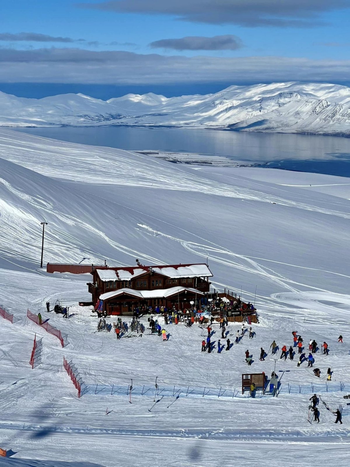 Gestir í Hlíðarfjalli voru yfir 87 þúsund í vetur, fleiri en verið hefur undanfarin ár. Mynd á faceb…