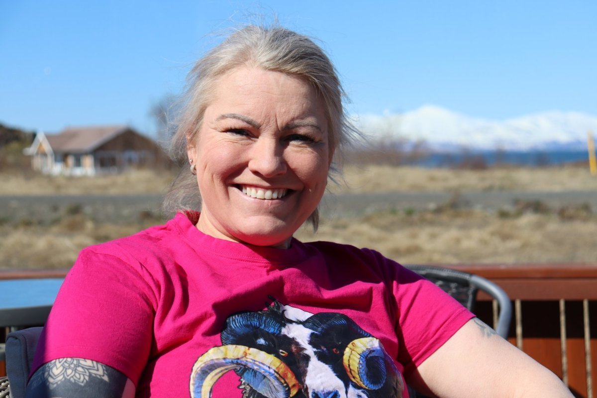 Andrea Margrét Þorvaldsdóttir á heimili sínu í Fögruvík - norðan Akureyrar. Útsýnið er stórkostlegt,…