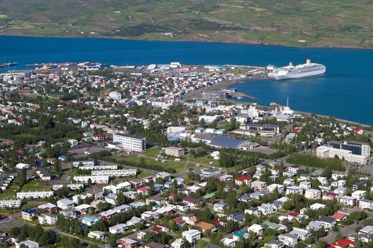 Áhrif gjaldskrárbreytinga á leikskólum á Akureyri Jákvæð þróun fyrir börn og starfsfólk Mynd akure…
