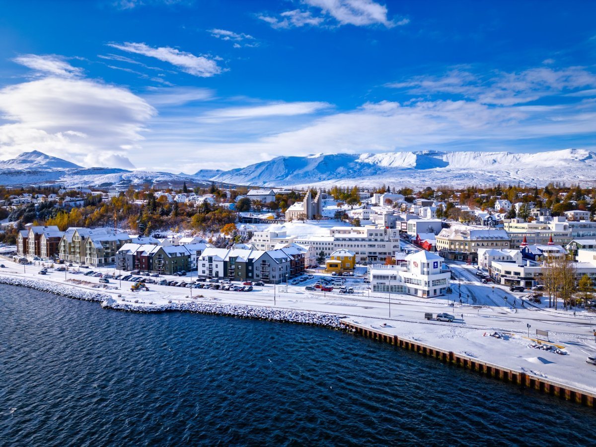 Akureyri er nú svæðisborg, en með borgarstefnu sem samþykkt hefur verið á Alþingi verður stuðlað að …