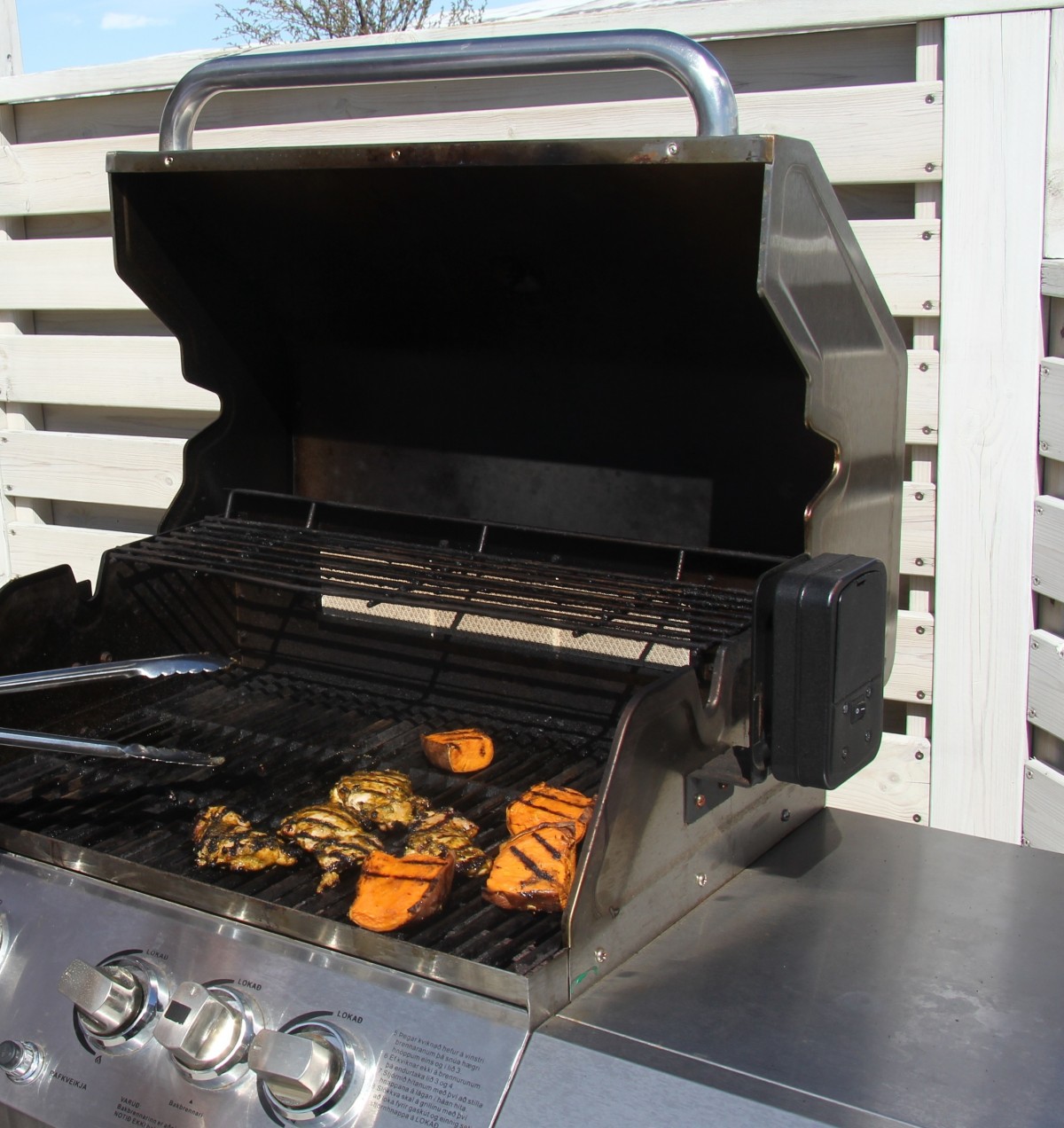 Fastlega má búast við því að þorri landsmanna tendri grillin í kvöld þegar Ísland og England mætast …