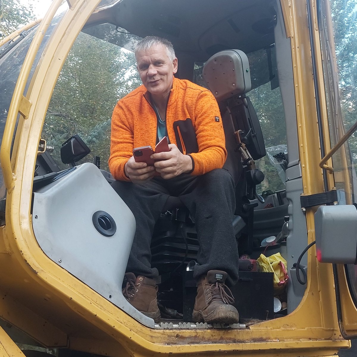 Maríus rekur skógarþjónustu í Lettlandi en hefur verið hér á landi undanfarna mánuði, fyrst á Austu…
