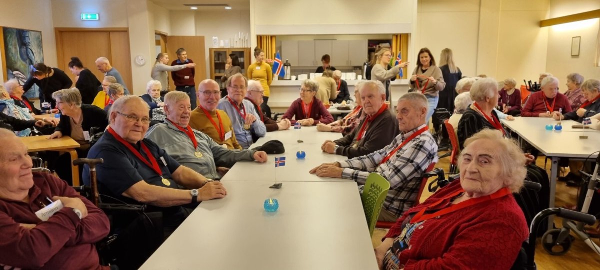 Alls voru 82 einstaklingar í liði Hlíðar sem hafnaði í öðru sæti í hjólakeppninni World Roads for Se…