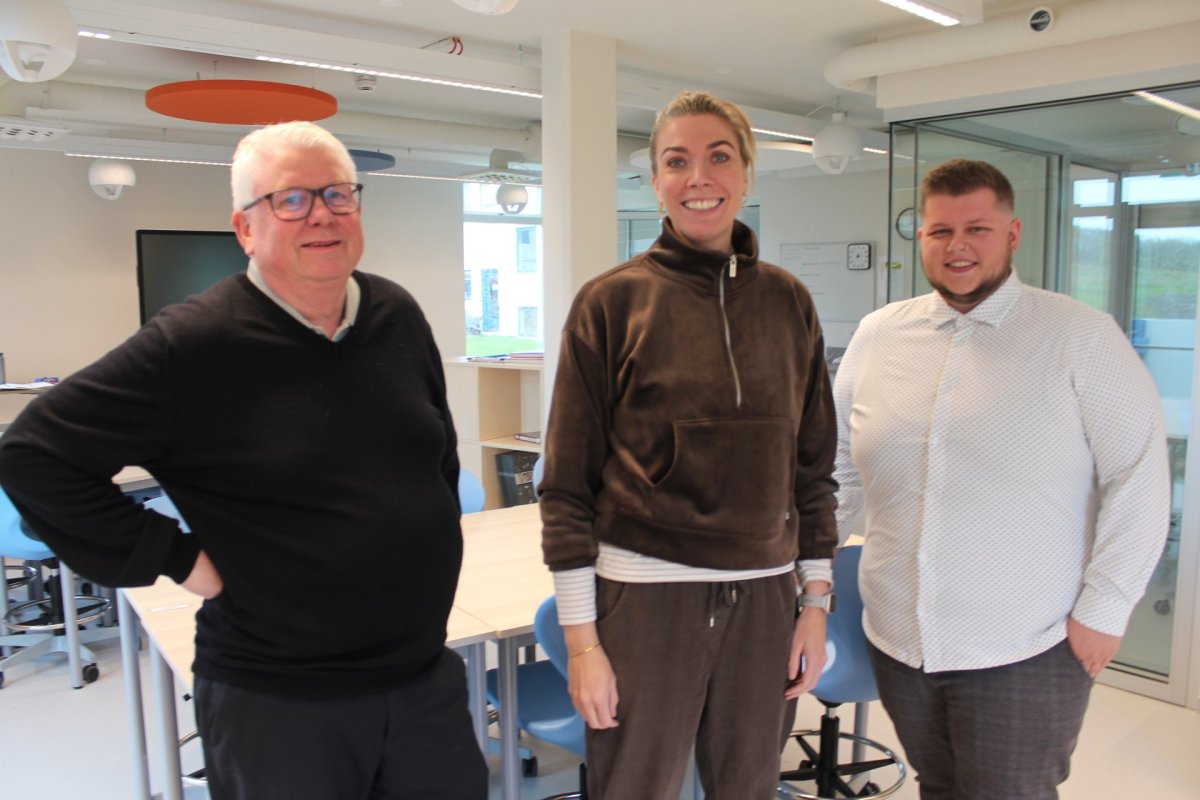 Snorri Finnlaugsson sveitarstjóri Anna Rósa Friðriksdóttir skólastjóri Þelamerkurskóla og Daníel Ben…