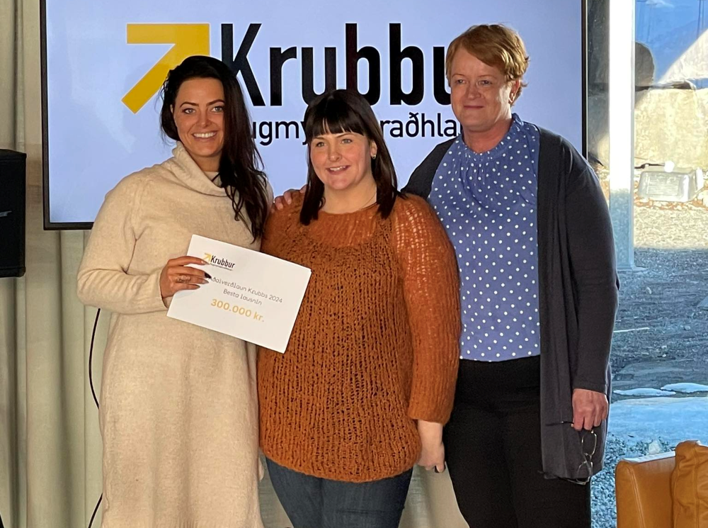 Júlía Margrét Birgisdóttir og Sólveig Ósk Guðmundsdóttir hlutu aðalverðlaun Krubbs fyrir verkefnið H…