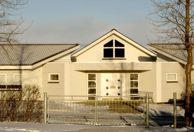 Eitt stórt líkhús er á Norðurlandi, það sem er við Kirkjugarða Akureyrar. Húsið er vel búið að öllu …