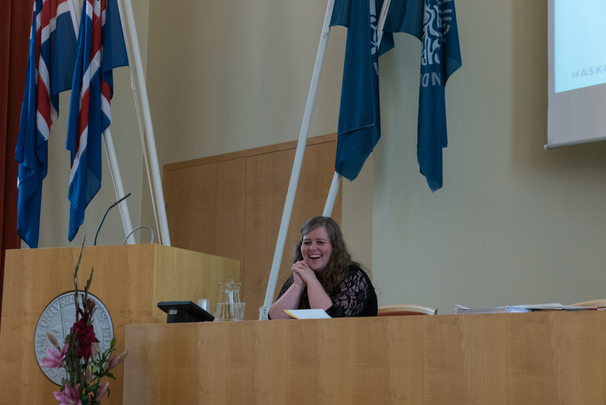 Það var létt yfir Þórdísi Eddu Jóhannesdóttur í doktorsvörninni á dögunum, enda varðist hún andmæle…