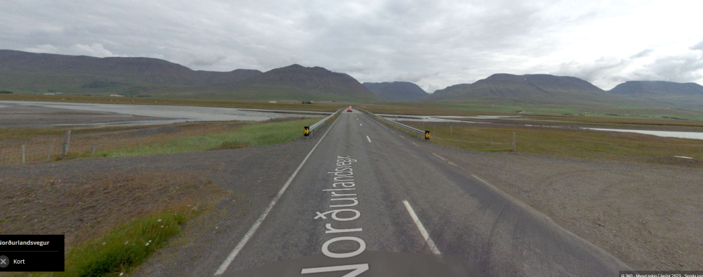 Vegagerðin hefur pantað nýtt og sterkara vegrið til að setja á veginn ofan við Þelamerkurskóla. Vona…